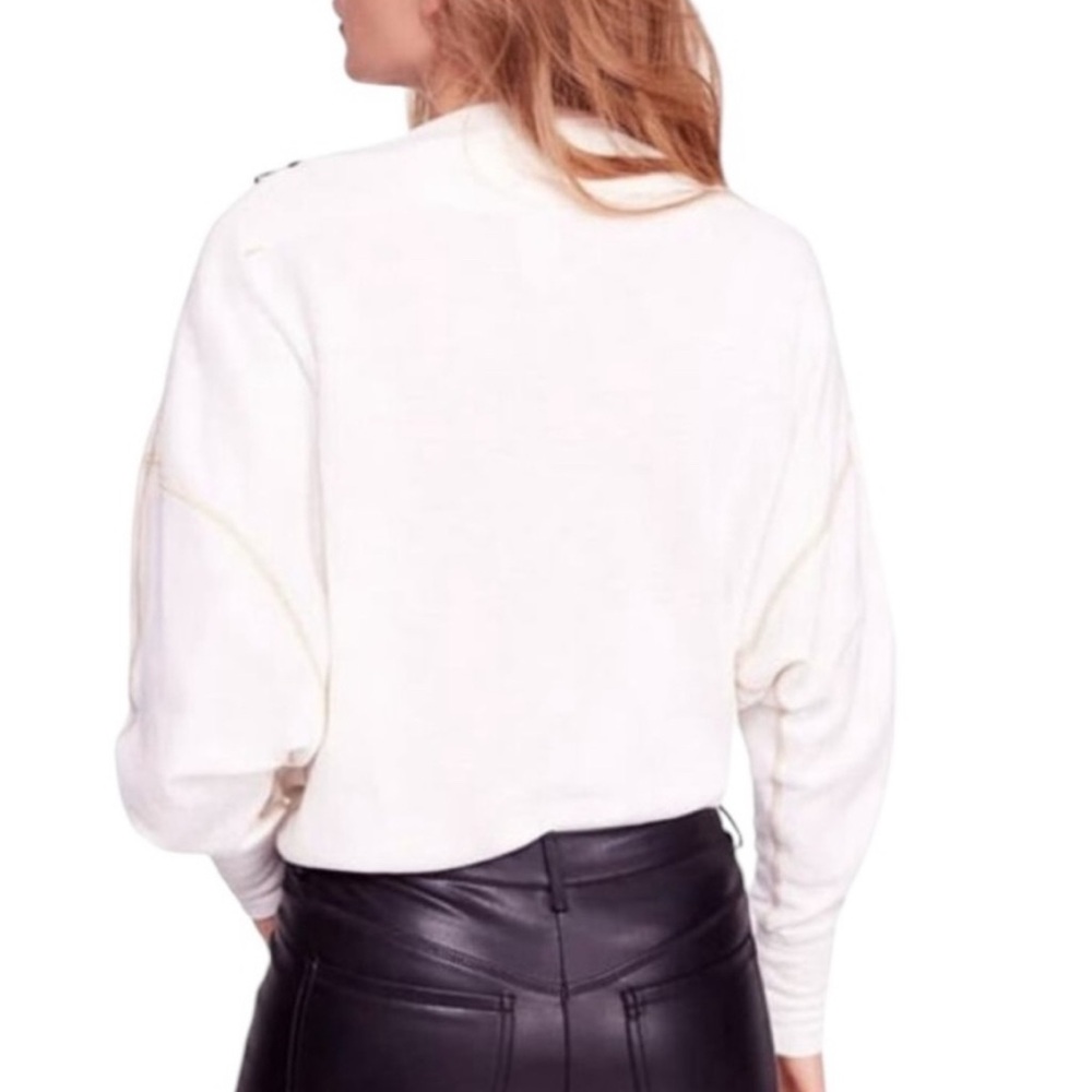 Free People Nikala White Zipper Shoulder Oversized Top Size XS - Picture 5 of 14
